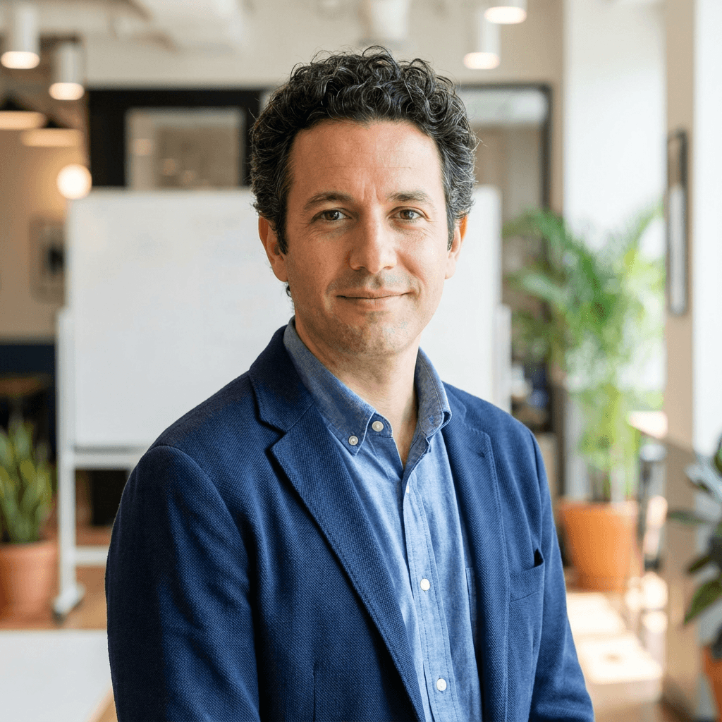 Angel Gabriel Henao Bolanos, Director of DOBIL MARKETING LTD